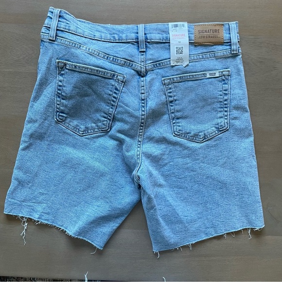 Signature by Levi Strauss Light Blue High-Rise Denim Shorts - Picture 5 of 5